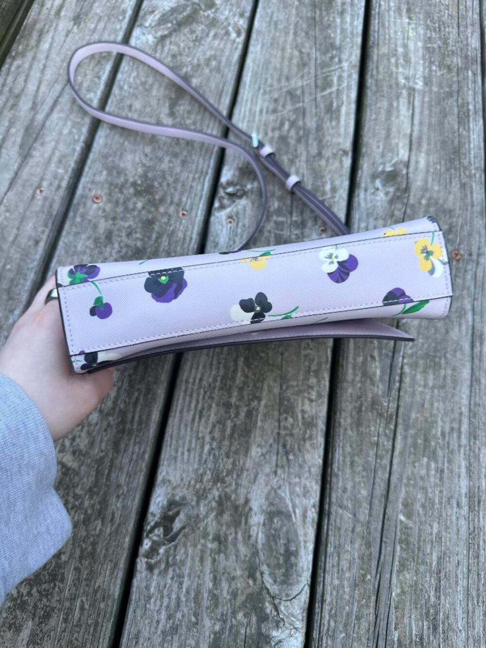 Kate Spade Carson Convertible Crossbody Bag Lilac Pansy Toss Purple Floral Purse - Picture 6 of 6